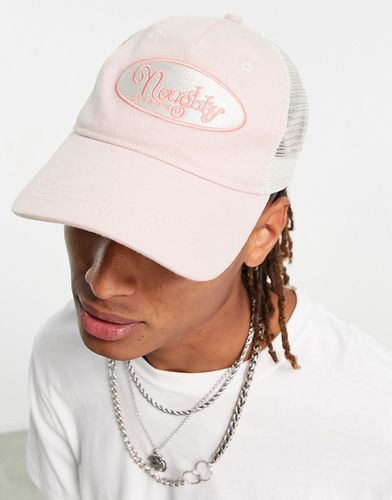 Cappellino trucker rosa ed écru con toppa con scritta - ASOS DESIGN - Modalova