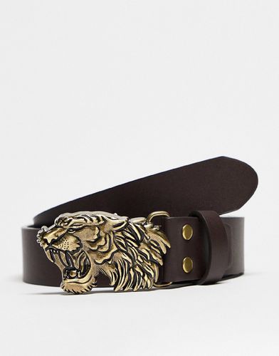 Cintura in pelle sintetica scuro con fibbia a forma di tigre - ASOS DESIGN - Modalova