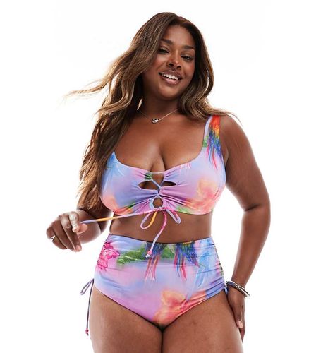 ASOS DESIGN Curve - Paloma - Haut de bikini façon crop top à imprimé fleuri et détails noués - Asos Curve - Modalova