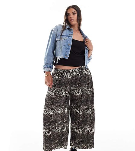 ASOS DESIGN Curve - Pantaloni culotte plissé ampi con stampa animalier - ASOS Curve - Modalova