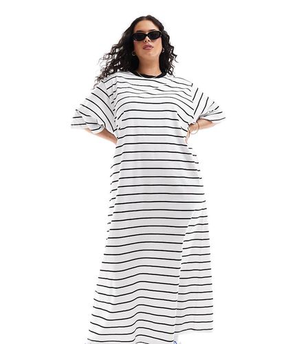 ASOS DESIGN Curve - Vestito t-shirt oversize con gonna al polpaccio a righe bianche e nere - ASOS Curve - Modalova