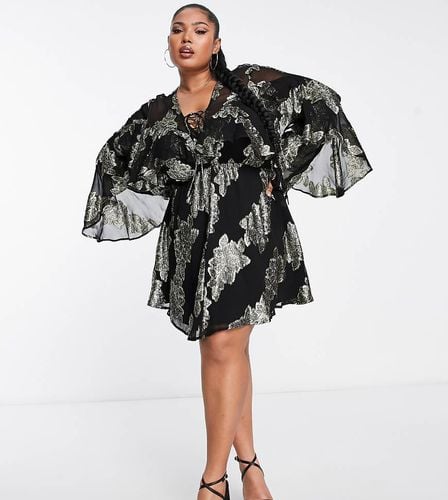 ASOS DESIGN Curve - Vestito corto metallizzato nero con volant e laccetti sul collo - ASOS Curve - Modalova