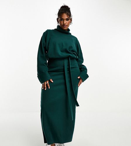 ASOS DESIGN Curve - Vestito maglia lungo accollato color bosco super morbido con maniche voluminose e cintura - ASOS Curve - Modalova
