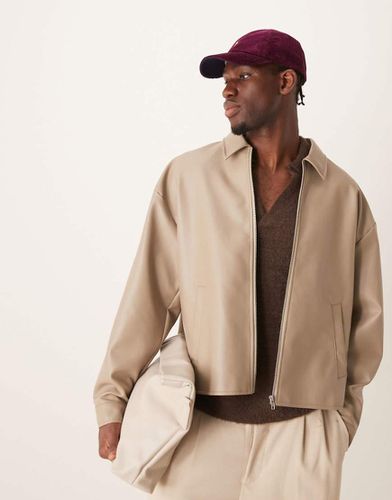 Giacca harrington corta in pelle sintetica beige - ASOS DESIGN - Modalova