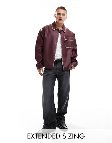 Giacca harrington bordeaux in pelle sintetica con cuciture a contrasto - ASOS DESIGN - Modalova