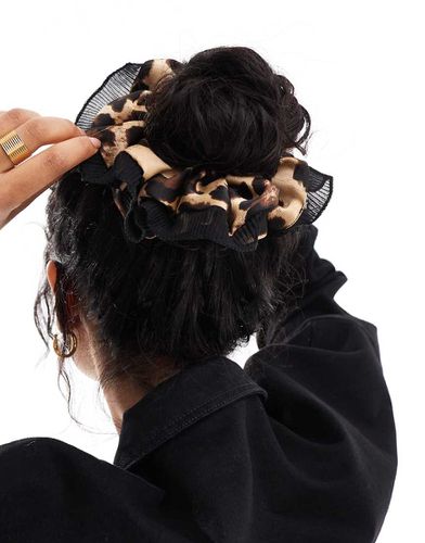 Elastico per capelli con stampa leopardata e bordi con volant a contrasto - ASOS DESIGN - Modalova