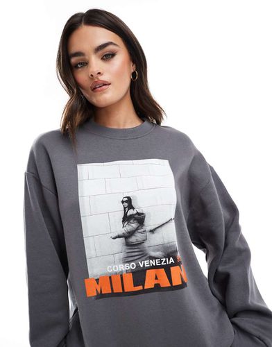 Felpa oversize color antracite con stampa grafica "Milan" - ASOS DESIGN - Modalova