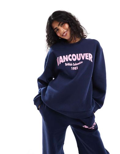 Felpa oversize con grafica "Vancouver" in coordinato - ASOS DESIGN - Modalova