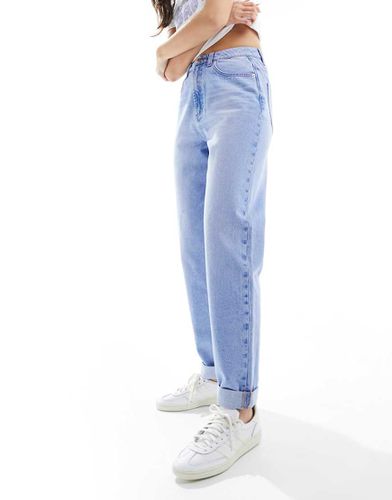 Mom jeans comodi a vita alta medio acceso - ASOS DESIGN - Modalova