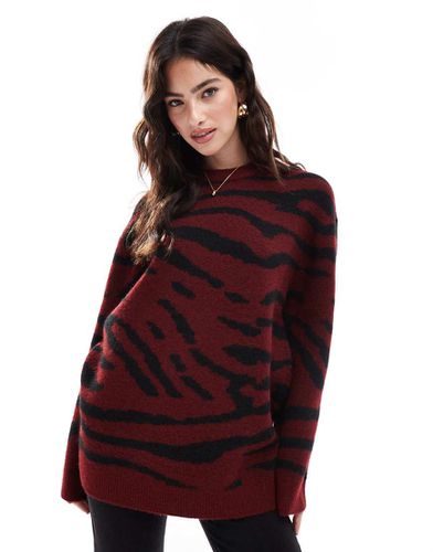 Maglione girocollo bordeaux zebrato - ASOS DESIGN - Modalova