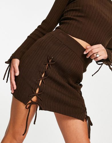 Minigonna in maglia con lacci sul davanti in coordinato - ASOS DESIGN - Modalova
