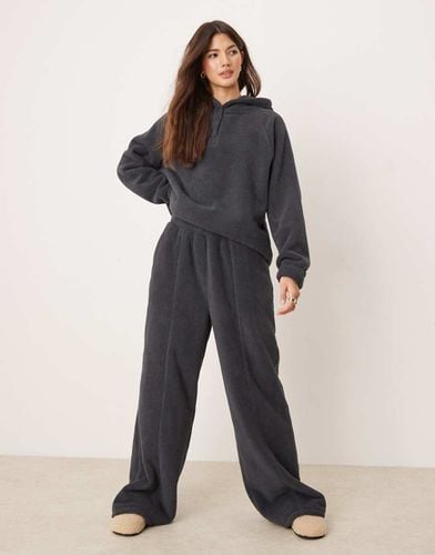 Pantaloni da casa a fondo ampio in micropile acciaio - ASOS DESIGN - Modalova