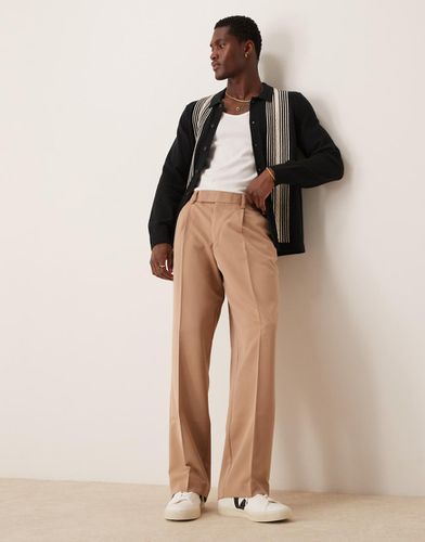 Pantaloni eleganti a fondo ampio cammello con piega sul davanti - ASOS DESIGN - Modalova