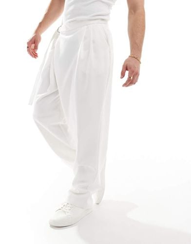 Pantaloni eleganti a fondo ampio bianchi con cintura laterale sovrapposta - ASOS DESIGN - Modalova