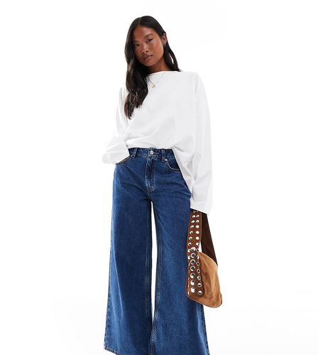 ASOS DESIGN Petite - Jean ample à taille haute - moyen délavé - Asos Petite - Modalova