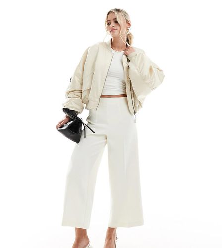 ASOS DESIGN Petite - Pantaloni culotte sartoriali color crema - ASOS Petite - Modalova