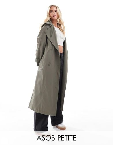 ASOS DESIGN Petite - Trench impermeabile gommato kaki con cappuccio e cintura - ASOS Petite - Modalova