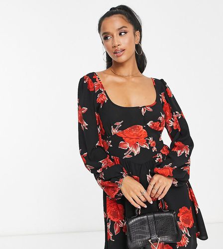 ASOS DESIGN Petite - Vestito da giorno babydoll stretto in vita con stampa di rose - ASOS Petite - Modalova