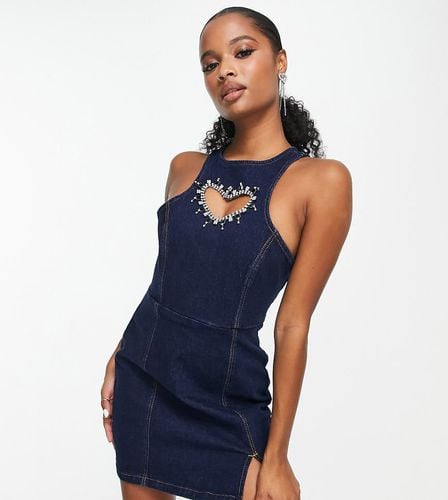 ASOS DESIGN Petite - Vestito in denim con scollo a vogatore e decorazione a forma di cuore - ASOS Petite - Modalova