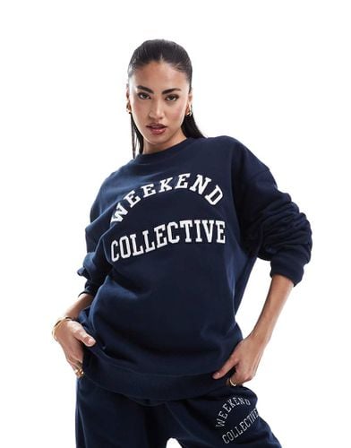 ASOS DESIGN Weekend Collective - Felpa oversize con logo college - ASOS WEEKEND COLLECTIVE - Modalova