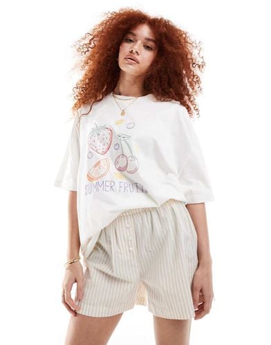 T-shirt boyfriend bianca con frutta ricamata e scritta "Summer Fruits" - ASOS DESIGN - Modalova