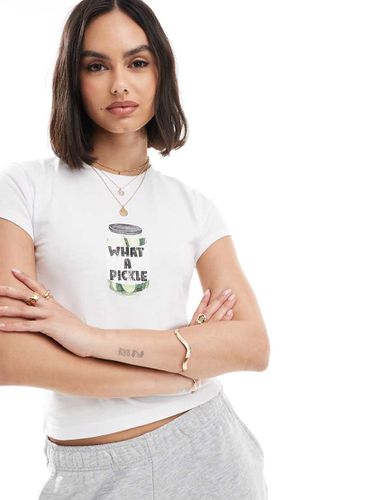 T-shirt mini bianca con grafica di sottaceti "What a Pickle" - ASOS DESIGN - Modalova