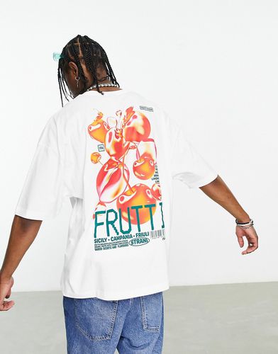 T-shirt oversize bianca con stampa di frutta digitale sul retro - ASOS DESIGN - Modalova