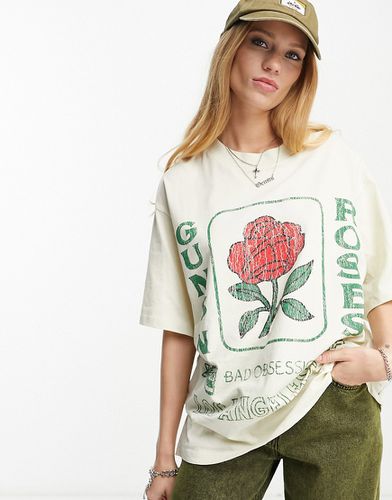 T-shirt oversize color pietra su licenza "Guns N' Roses" - ASOS DESIGN - Modalova
