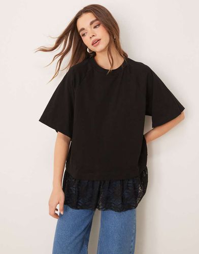 T-shirt oversize nera con finiture in pizzo - ASOS DESIGN - Modalova