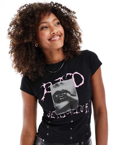 T-shirt stile corsetto nera con stampa rosa e borchie - ASOS DESIGN - Modalova