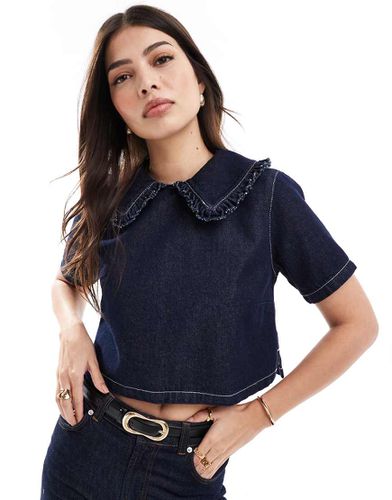 Top a maniche corte indaco in denim con colletto con volant - ASOS DESIGN - Modalova