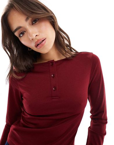 Top a maniche lunghe in rete garzata bordeaux con scollo serafino - ASOS DESIGN - Modalova