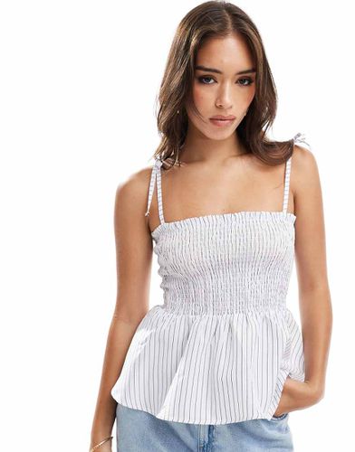 Top babydoll arricciato a righe con dettagli annodati - ASOS DESIGN - Modalova