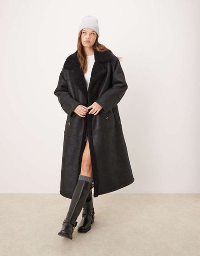 Trench taglio lungo con profili doppiati in pile borg - ASOS DESIGN - Modalova