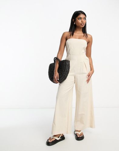 Tuta jumpsuit a fascia effetto lino color avena con spalline rimovibili - ASOS DESIGN - Modalova