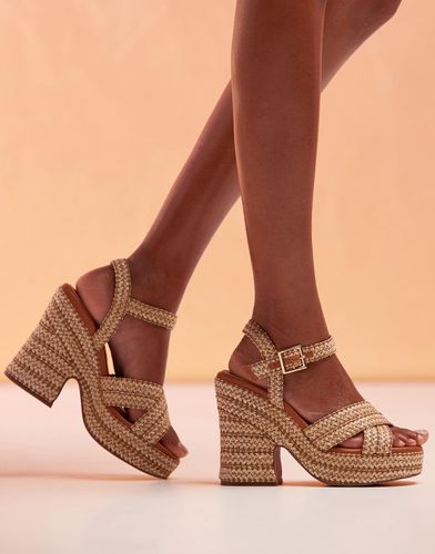 Twiggy - Scarpe con zeppa in rafia naturale con fascette incrociate - ASOS DESIGN - Modalova