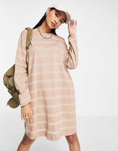 Vestito T-shirt oversize color tortora a righe tono su tono - ASOS DESIGN - Modalova