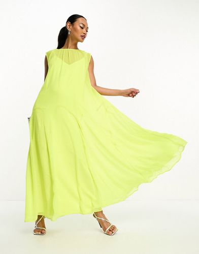 Vestito grembiule senza maniche in chiffon color lime con dettaglio godet alto - ASOS DESIGN - Modalova