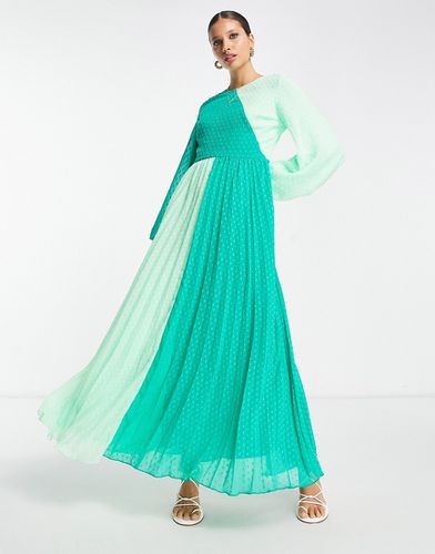 Vestito lungo in plumetis a pieghe color block - ASOS DESIGN - Modalova