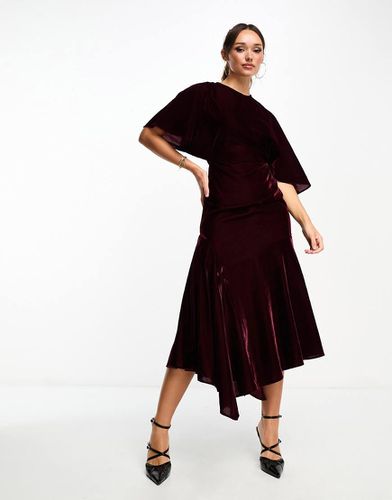 Vestito midi in velluto bordeaux con maniche con volant e fondo asimmetrico - ASOS DESIGN - Modalova