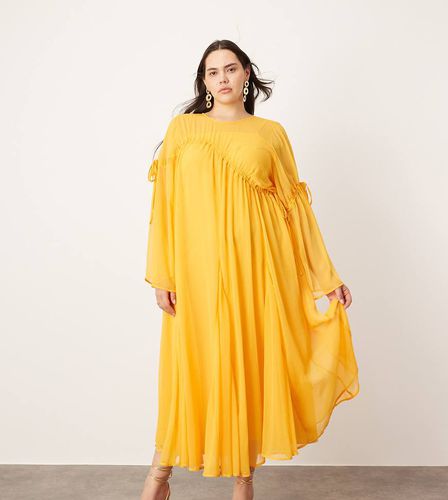 Curve - Vestito lungo in chiffon a maniche lunghe con dettaglio raccolto - ASOS EDITION - Modalova