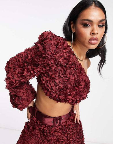 Crop top monospalla in pizzo 3D color vino in coordinato - ASOS LUXE - Modalova