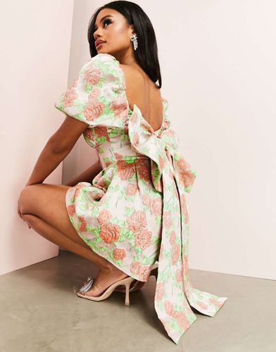 Tuta corta jacquard a fiori con coppe e spalle scoperte - ASOS LUXE - Modalova