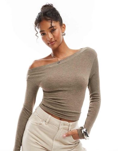 Top asimmetrico arricciato beige - Bershka - Modalova