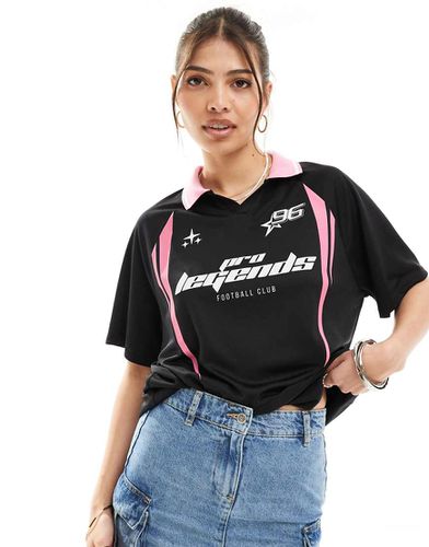 Maglia da calcio oversize nera e rosa - Bershka - Modalova