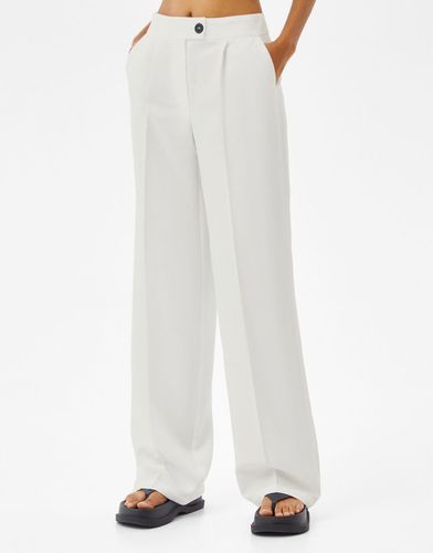 Pantaloni sartoriali a fondo ampio bianchi - Bershka - Modalova