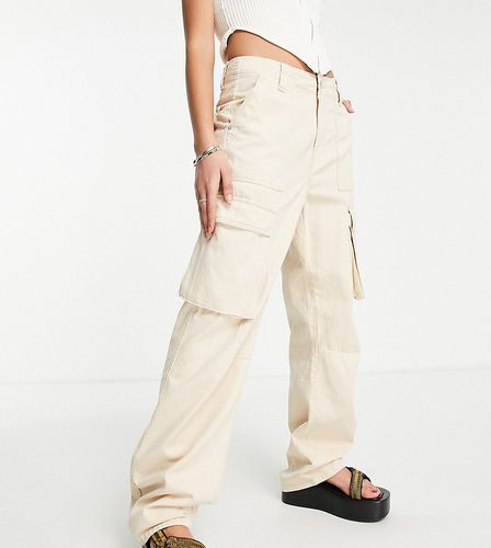 Petite - Pantaloni cargo dritti color sabbia - Bershka - Modalova