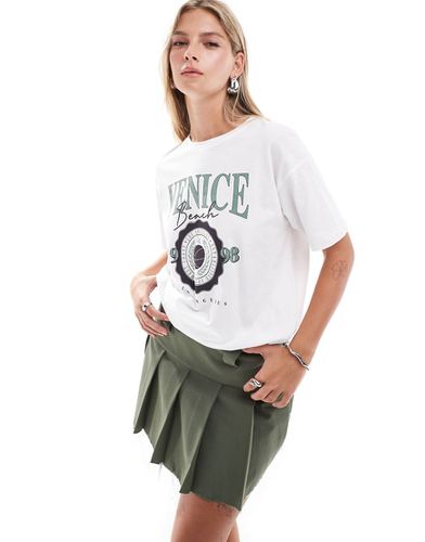 T-shirt oversize bianca con stampa - Brave Soul - Modalova