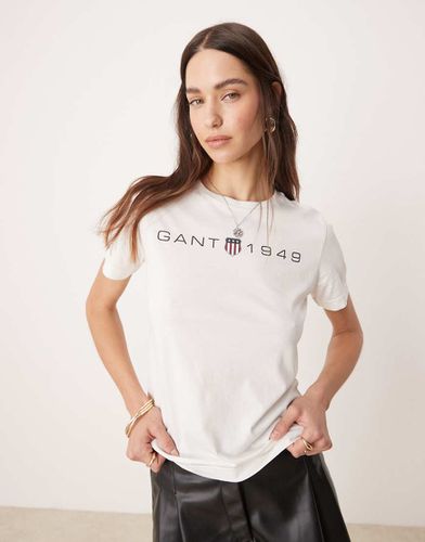 T-shirt bianca con stampa del logo e scudo - Gant - Modalova