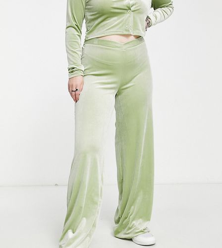 Pantaloni aderenti elasticizzati con vita a V verde salvia in coordinato - Daisy Street Plus - Modalova